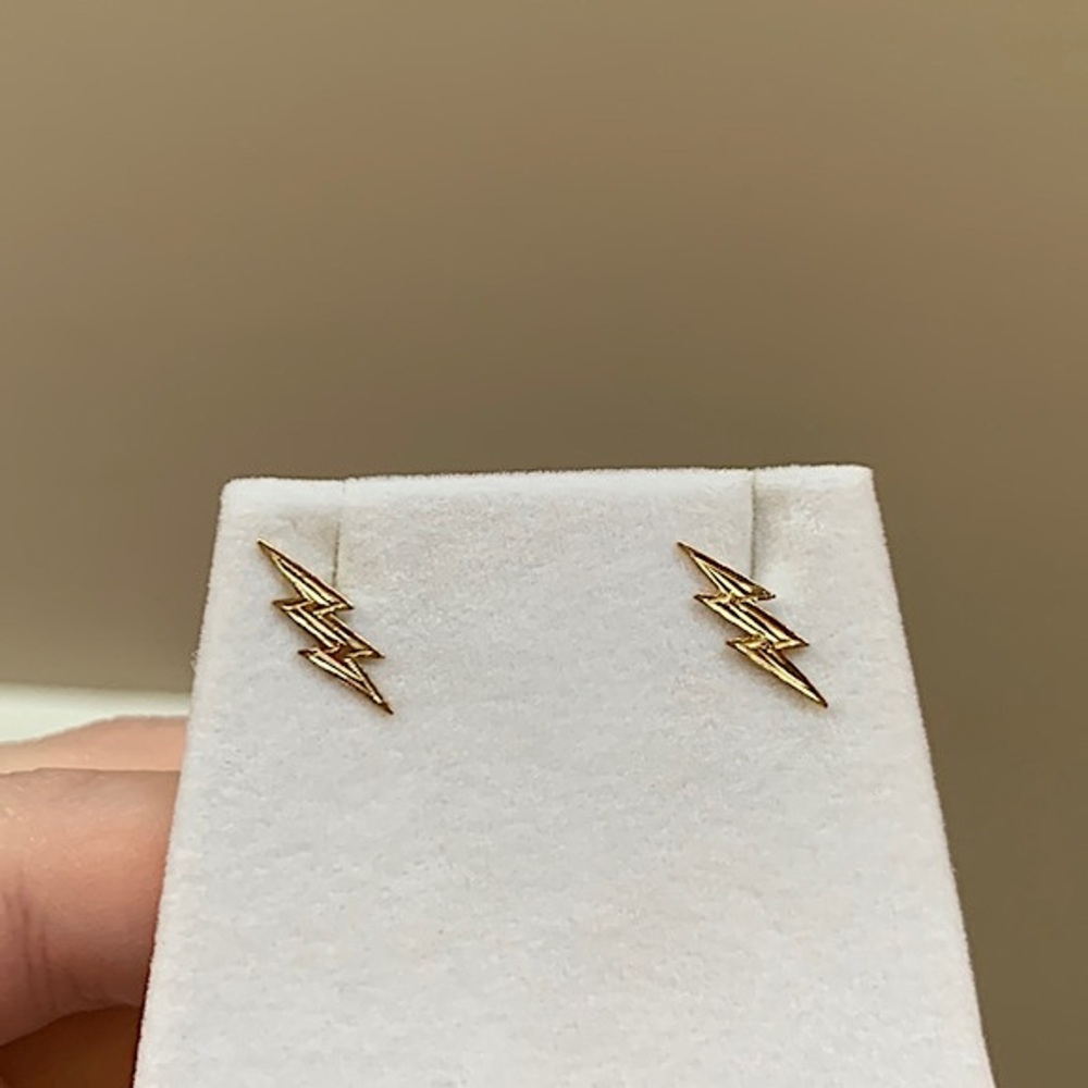 ⚡️ Lightning Bolt ⚡️ 14k Yellow Gold Stud Earrings - 0.6g weight - 13mm x 4mm